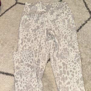 lululemon athletica Cream and Gray Patterned Leggings